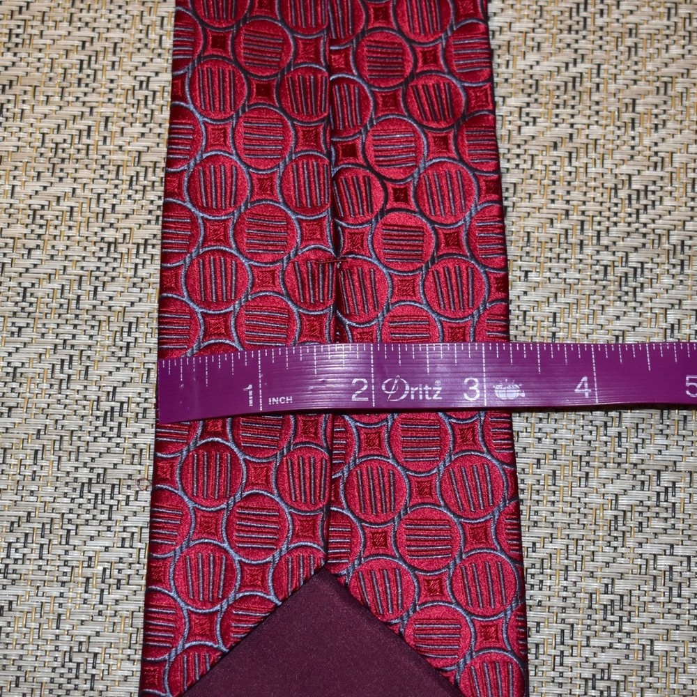 Charvet Silk Necktie Mens OS Red Grey Geometric Circles Made in France Excellent - Picture 4 of 5